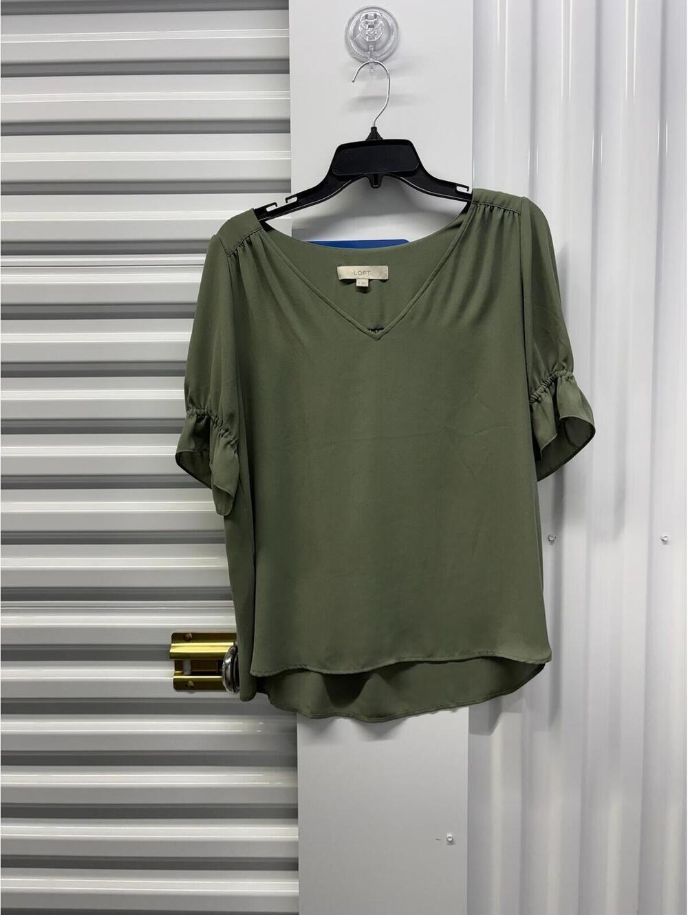 LOFT Women’s Medium LOFT Green Short Sleeve Blouse Casual Top